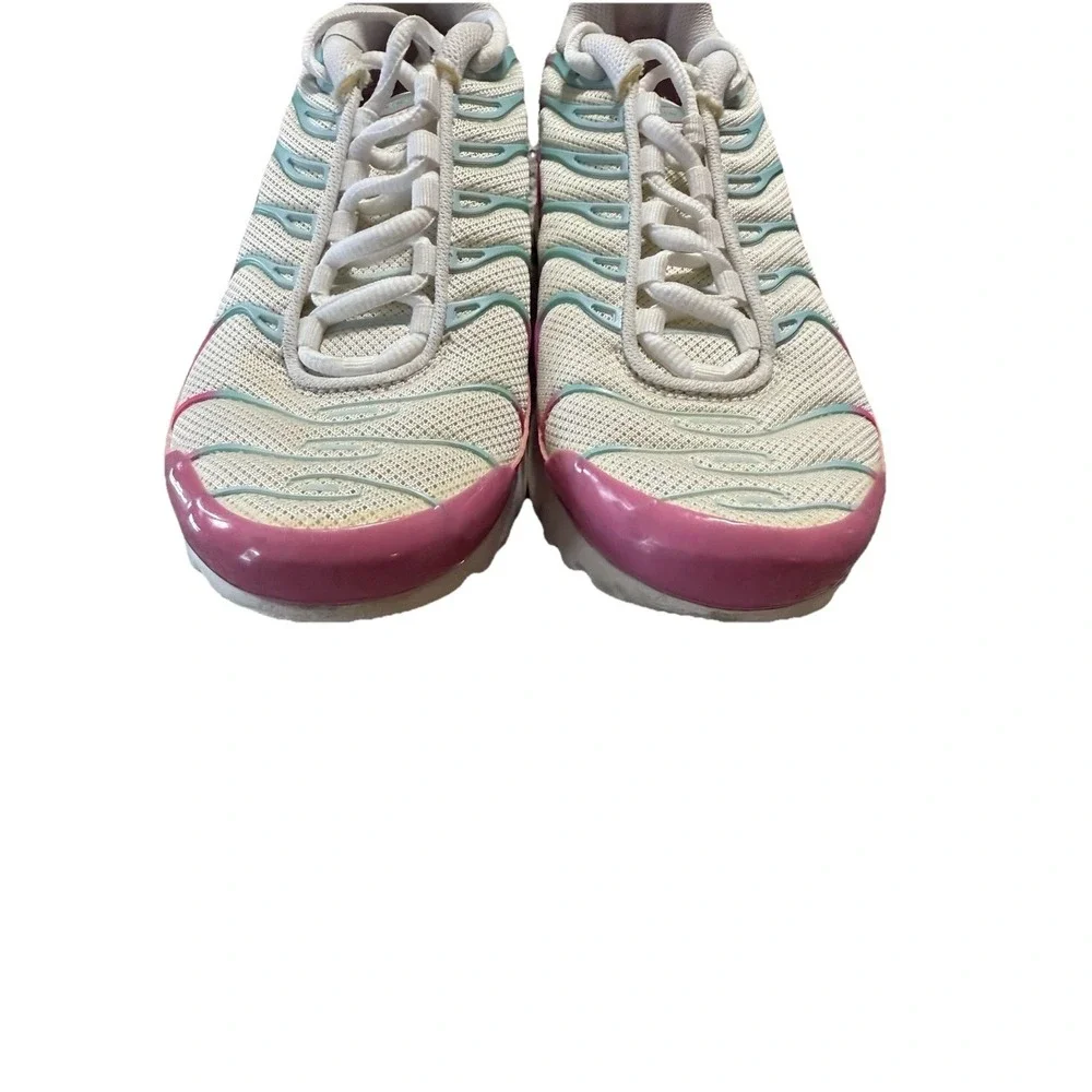 Nike‎ Air Size 4.5 Youth Pink And Teal Beautiful Nice Sneakers